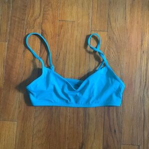 Jolyn Eryn surf top in Coast. Size Small